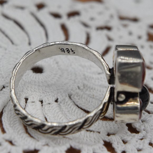 Vintage Sterling Silver Ring Teardrop Garnet with Ruby Red Glass Stones - Picture 8 of 8